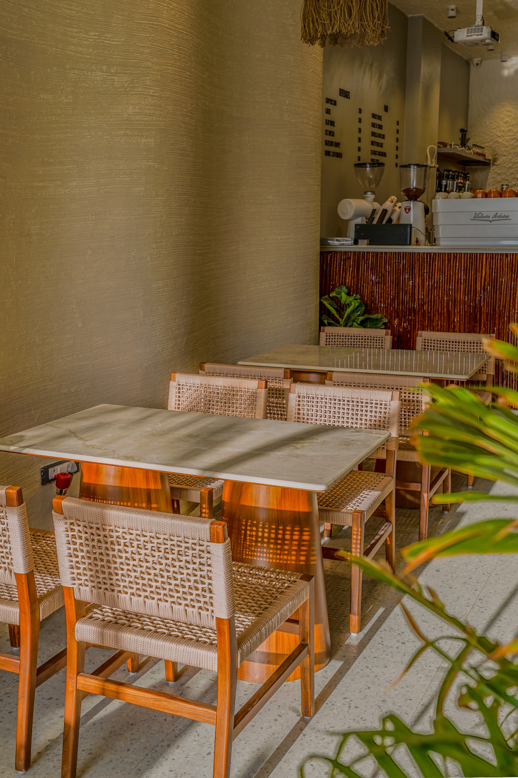 Tan Coffee – Amolik Plaza