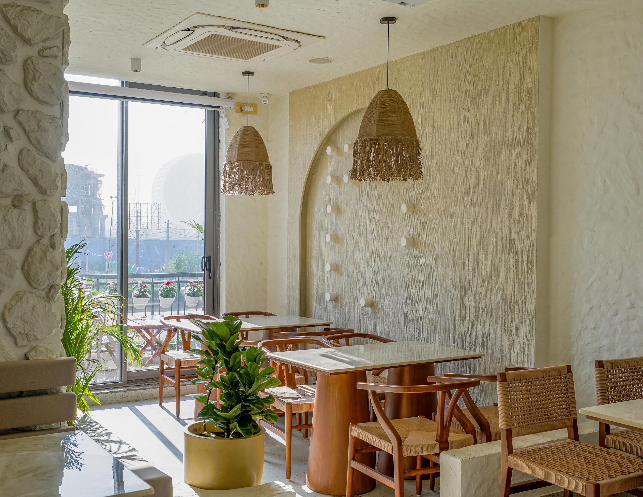 Tan Coffee – Amolik Plaza