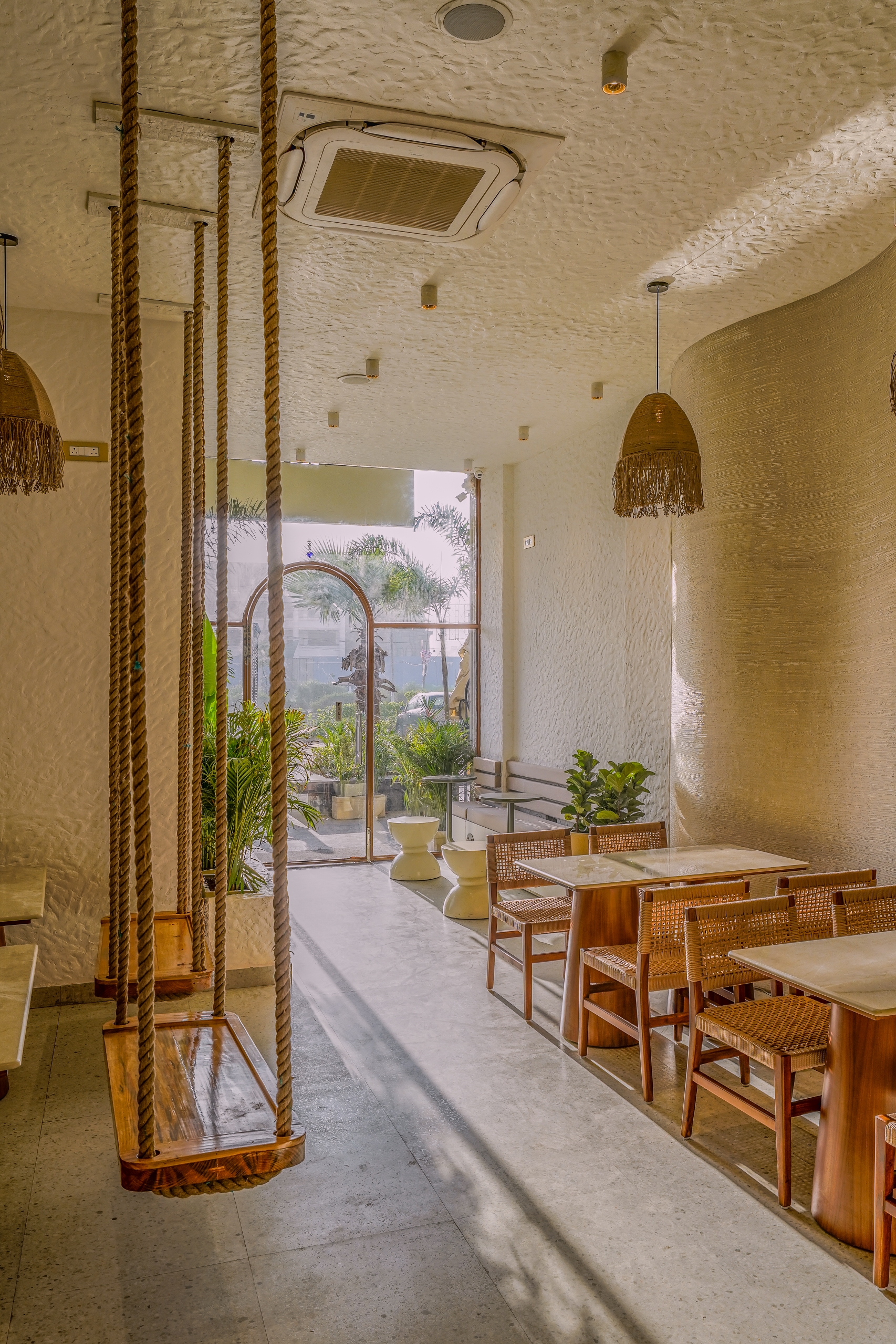 Tan Coffee – Amolik Plaza