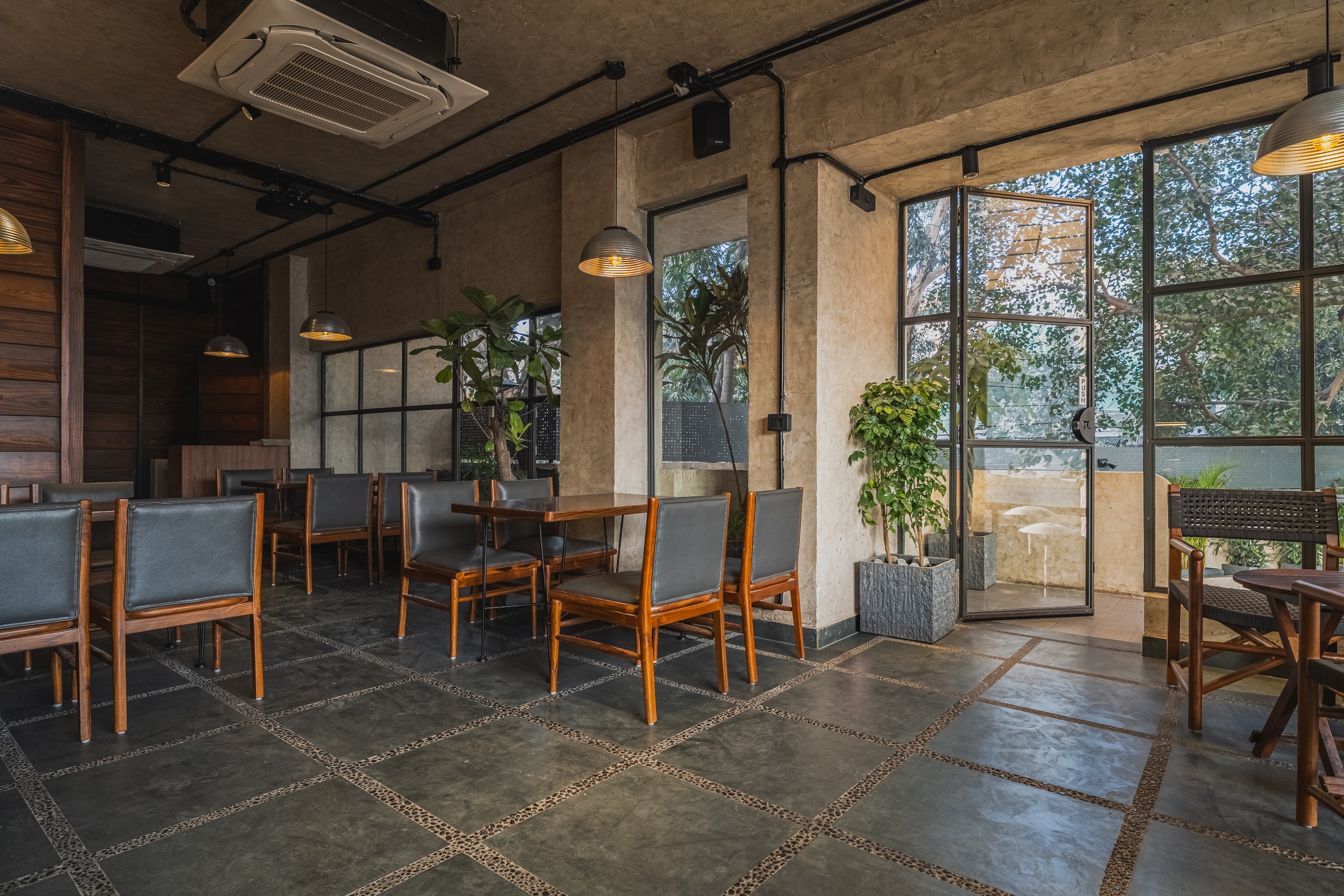 Tan Coffee – Rajouri Garden