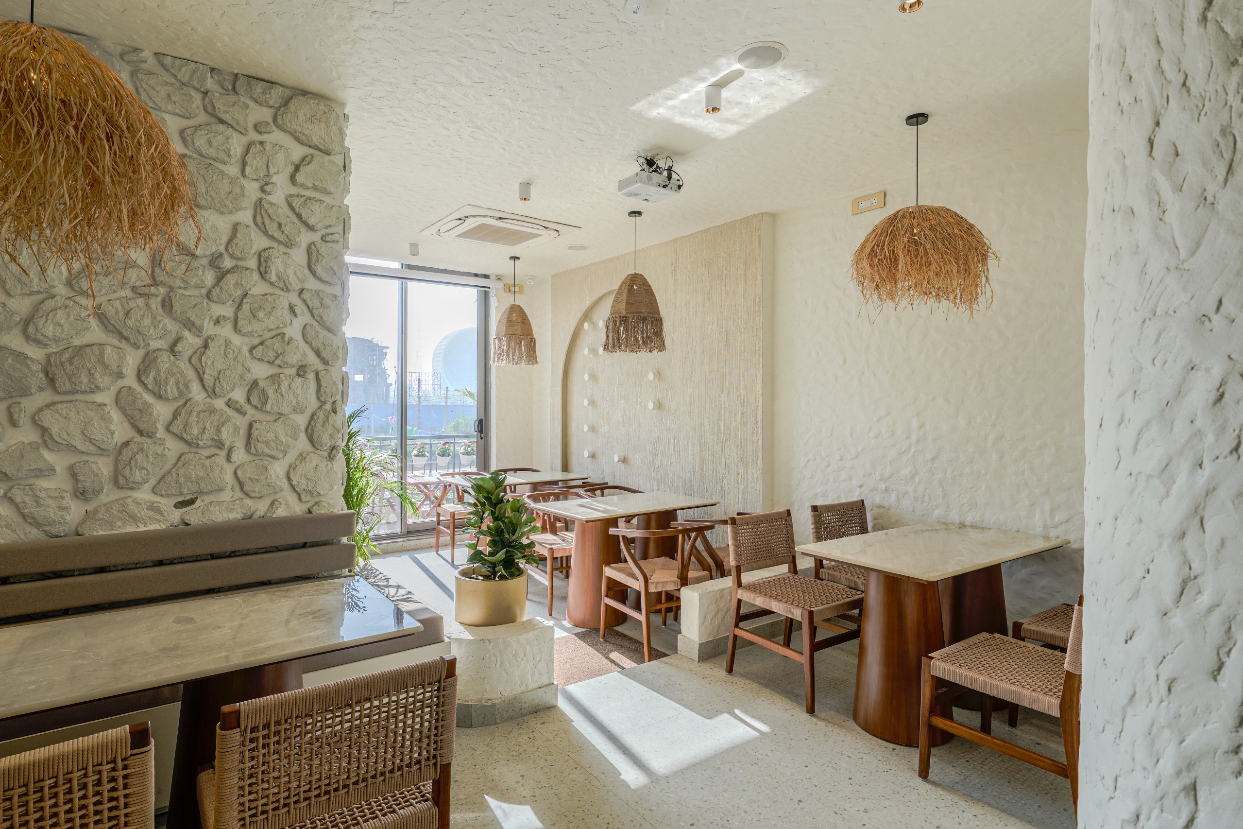Tan Coffee – Amolik Plaza